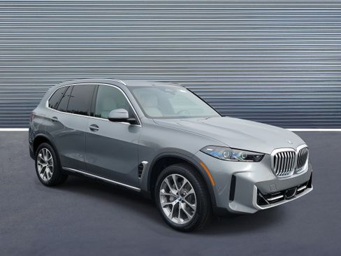 New 2026 BMW X5 xDrive40i w/ Climate Comfort Package image 2