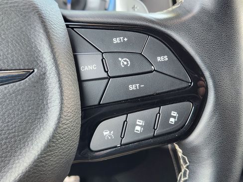 Used 2023 Chrysler 300 C RWD image 23