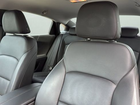 Used 2023 Chevrolet Malibu LT w/ LPO, Floor Liner Package FWD image 9