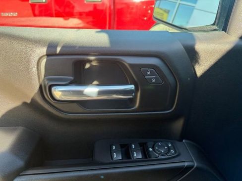 Used 2022 Chevrolet Silverado 1500 Custom image 11