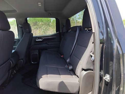 Used 2022 Chevrolet Silverado 1500 LT AWD/4WD image 17