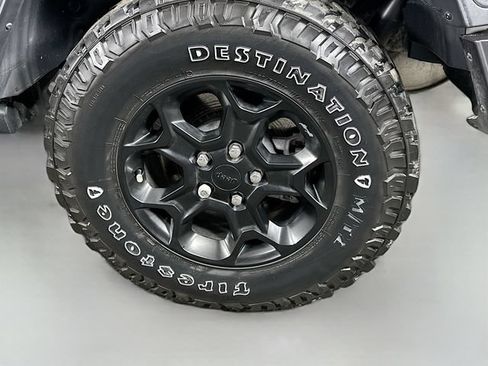 Used 2023 Jeep Wrangler Unlimited w/ Sun & Screen Package AWD/4WD image 31
