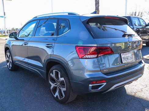 Used 2022 Volkswagen Taos SEL w/ Panoramic Sunroof Package image 5