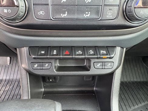 Used 2020 Chevrolet Colorado Z71 w/ Z71 Midnight Edition image 38
