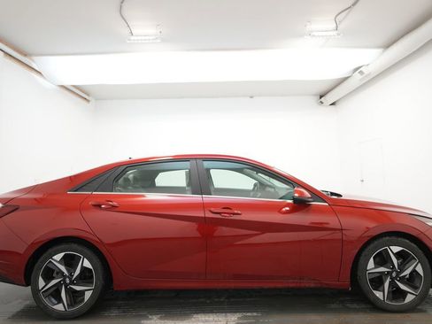 Used 2023 Hyundai Elantra Limited image 11