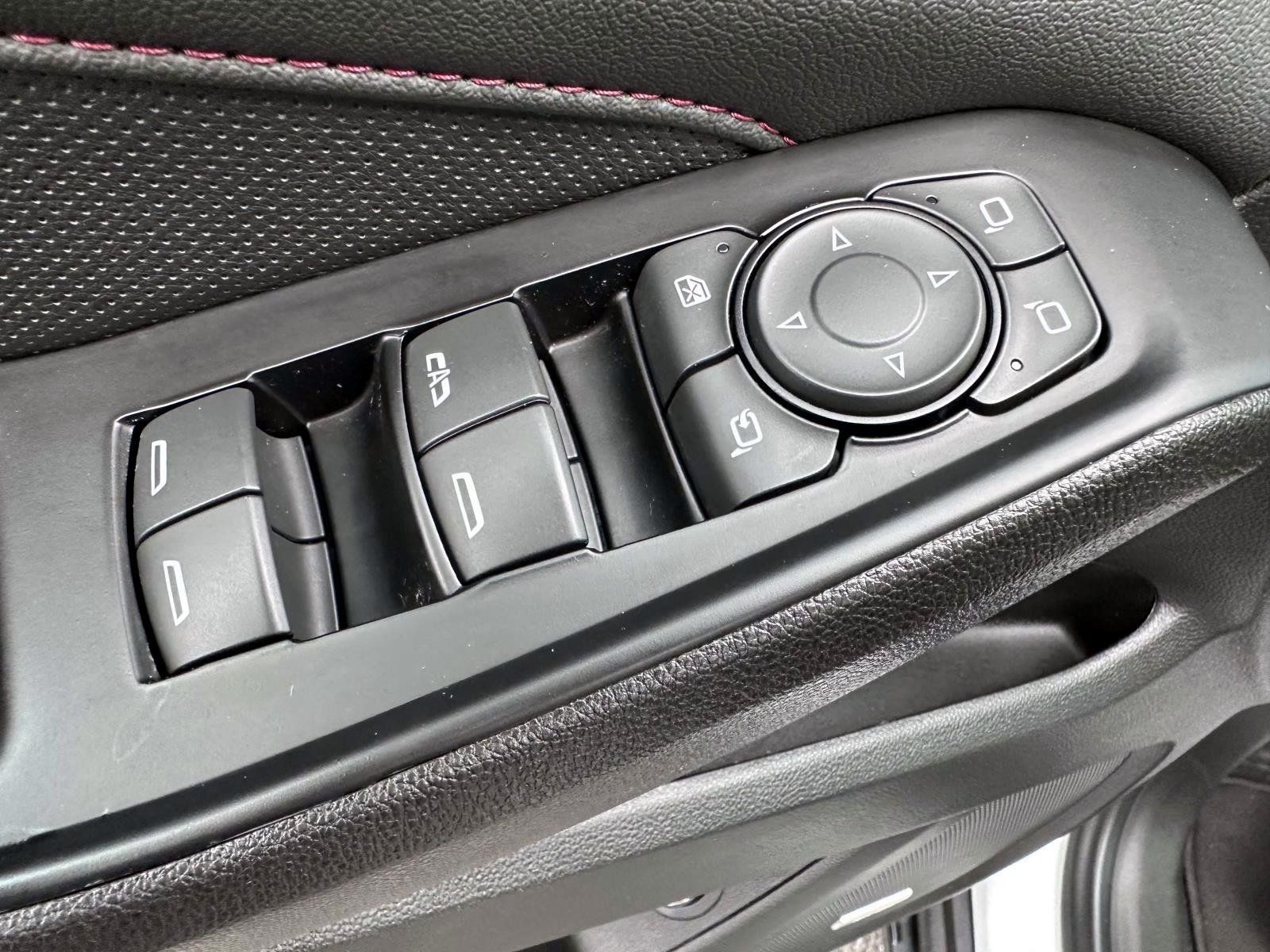 Used 2023 Chevrolet Traverse RS AWD/4WD image 9