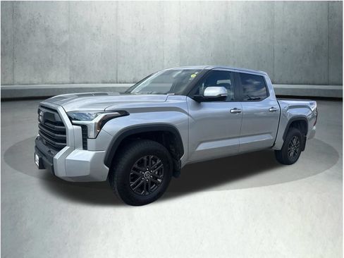 Used 2024 Toyota Tundra SR5 w/ SR5 Convenience Package AWD/4WD image 1