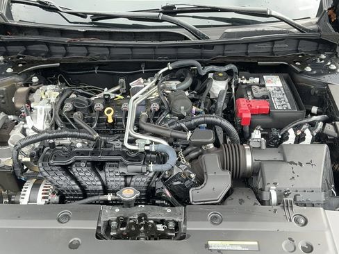 Certified 2025 Nissan Altima 2.5 SR FWD image 38