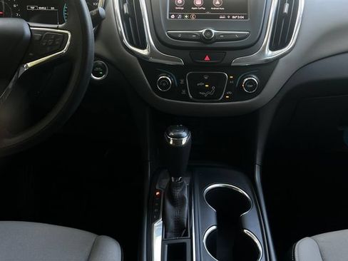 Used 2020 Chevrolet Equinox LS w/ LS Convenience Package FWD image 13