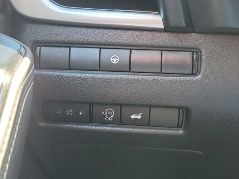 Used 2023 Nissan Rogue SL AWD/4WD image 26