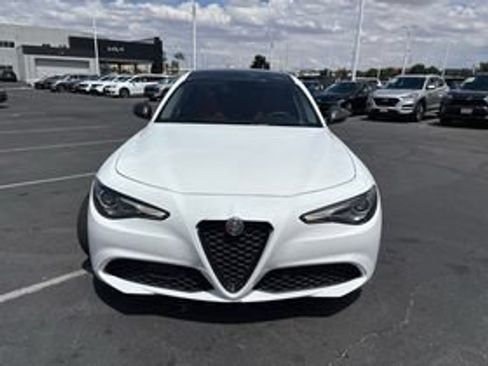 Used 2019 Alfa Romeo Giulia w/ Nero Edizione RWD image 2
