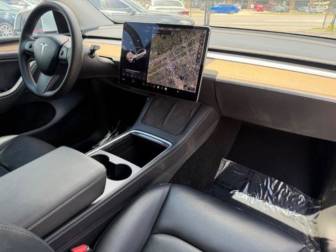 Used 2021 Tesla Model Y 2WD image 17