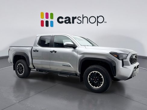 Used 2025 Toyota Tacoma TRD Off-Road AWD/4WD image 7