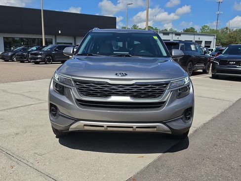 Certified 2021 Kia Seltos EX AWD/4WD image 3