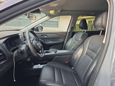 Used 2023 Nissan Rogue SV w/ SV Premium B Package FWD image 3