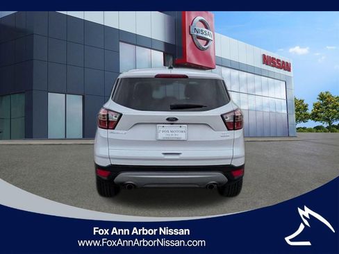 Used 2017 Ford Escape SE FWD image 4