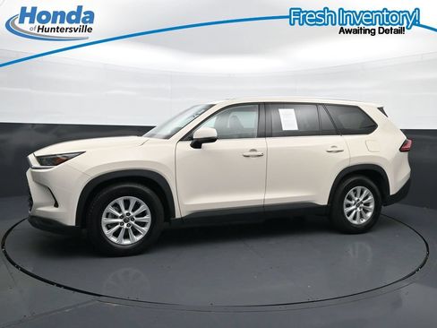 Used 2024 Toyota Grand Highlander FWD image 6