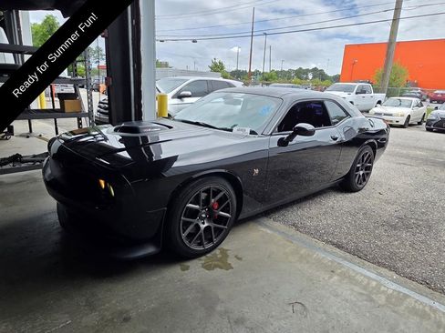 Used 2018 Dodge Challenger R/T Scat Pack RWD image 4