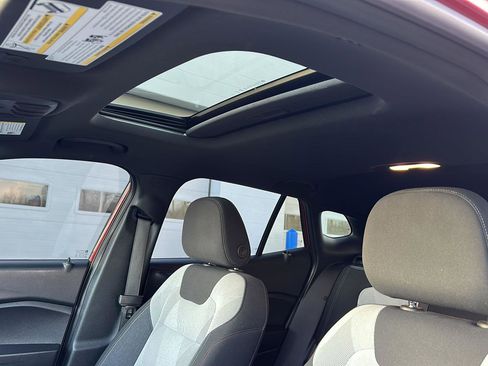 Used 2024 Chevrolet Trax RS w/ Sunroof Package image 36