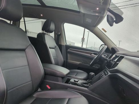 Certified 2022 Volkswagen Atlas SE image 10