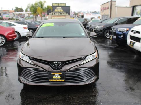 Used 2019 Toyota Camry XLE w/ Driver Assist Package image 3