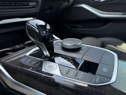 Used 2021 BMW 330i Sedan w/ Premium Package image 18