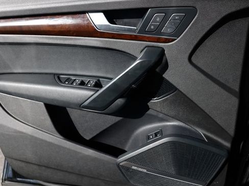 Used 2018 Audi Q5 2.0T Premium Plus w/ Premium Plus Package image 44