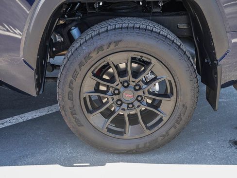 Used 2025 Toyota Tundra Limited w/ TRD Off-Road Package AWD/4WD image 10