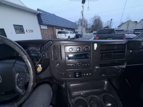 Used 2020 Chevrolet Express 2500 2500 3dr Cargo Van w/ Driver Convenience Package image 28