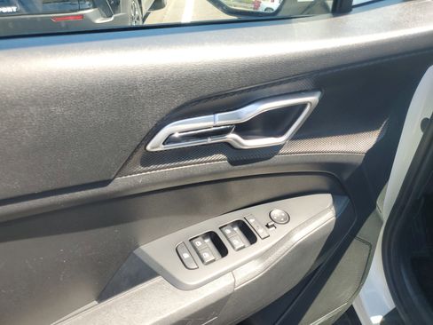 Used 2025 Kia Sportage LX image 13