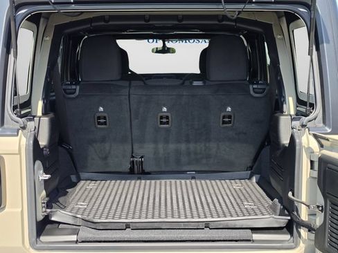 Used 2022 Jeep Wrangler Unlimited Sport AWD/4WD image 15