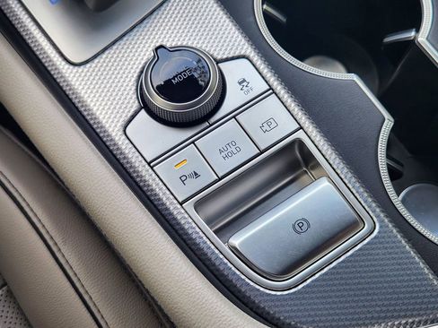 Used 2022 Genesis G70 2.0T w/ Prestige Package image 20