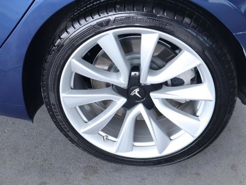 Used 2020 Tesla Model 3 Long Range AWD/4WD image 39
