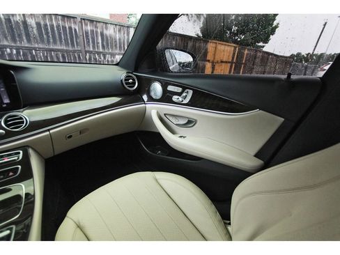 Used 2019 Mercedes-Benz E 300 image 11