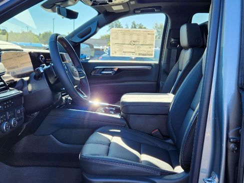 New 2026 Chevrolet Suburban RST image 10