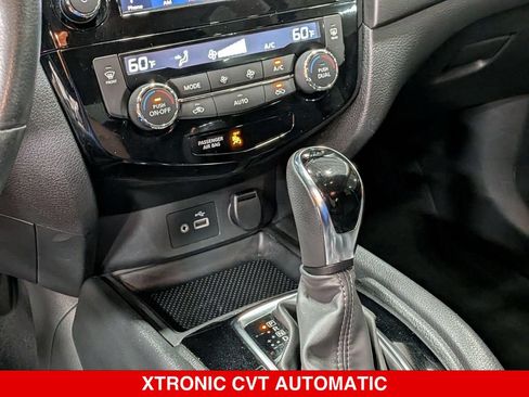 Used 2018 Nissan Rogue SV w/ Premium Package AWD/4WD image 21