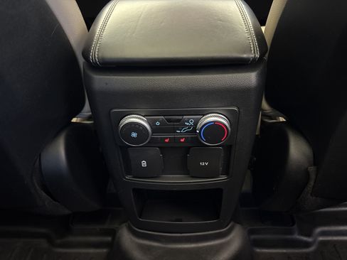 Used 2020 Ford Explorer XLT w/ Equipment Group 202A AWD/4WD image 28