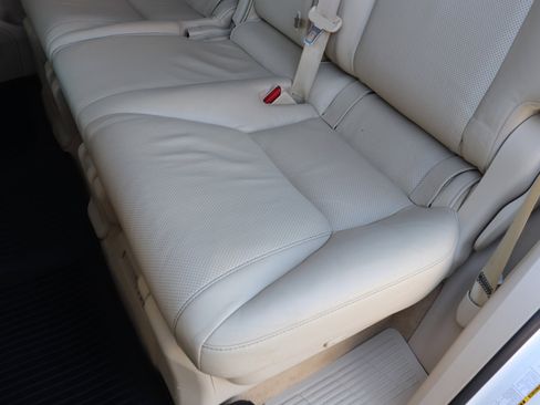 Used 2013 Lexus LX 570 4WD image 52