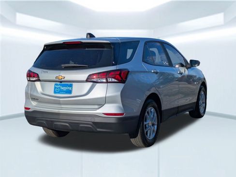 Used 2022 Chevrolet Equinox LS image 6