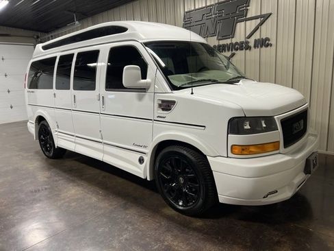 Used 2025 GMC Savana 2500 w/ Driver Convenience Package image 6