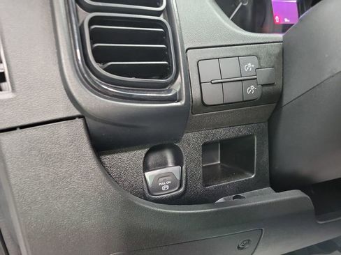 Used 2024 RAM ProMaster 2500 image 36