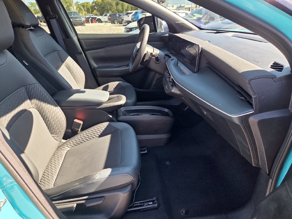 Used 2026 Nissan Leaf Platinum+ FWD image 16