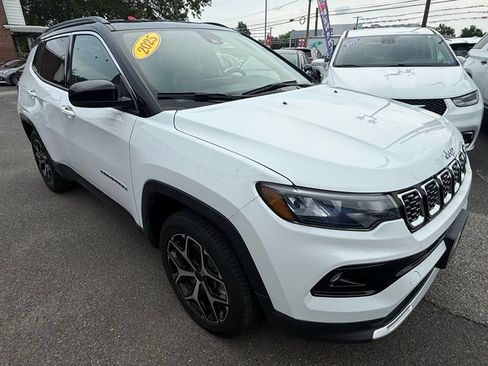 Used 2025 Jeep Compass Limited AWD/4WD image 8