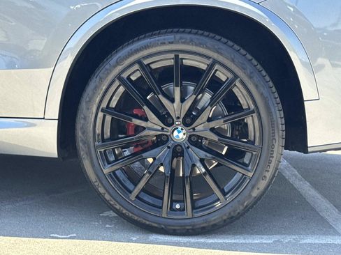 Used 2024 BMW X5 xDrive40i w/ M Sport Package AWD/4WD image 8