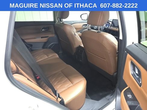 Used 2024 Nissan Rogue Platinum w/ Platinum Premium Package AWD/4WD image 18