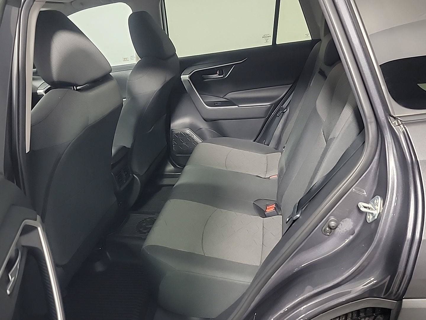 Used 2021 Toyota RAV4 XLE w/ Convenience Package AWD/4WD image 17