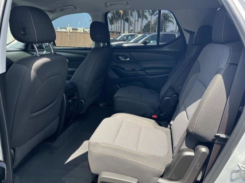 Used 2021 Chevrolet Traverse LT FWD image 20