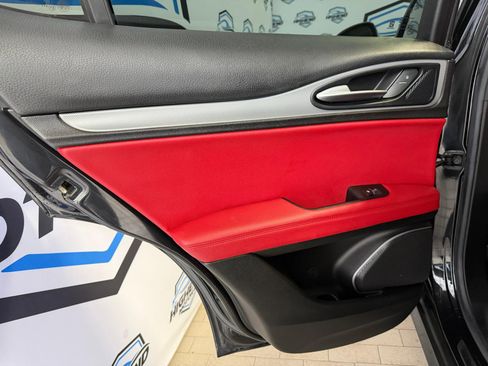 Used 2018 Alfa Romeo Stelvio Ti Sport image 18