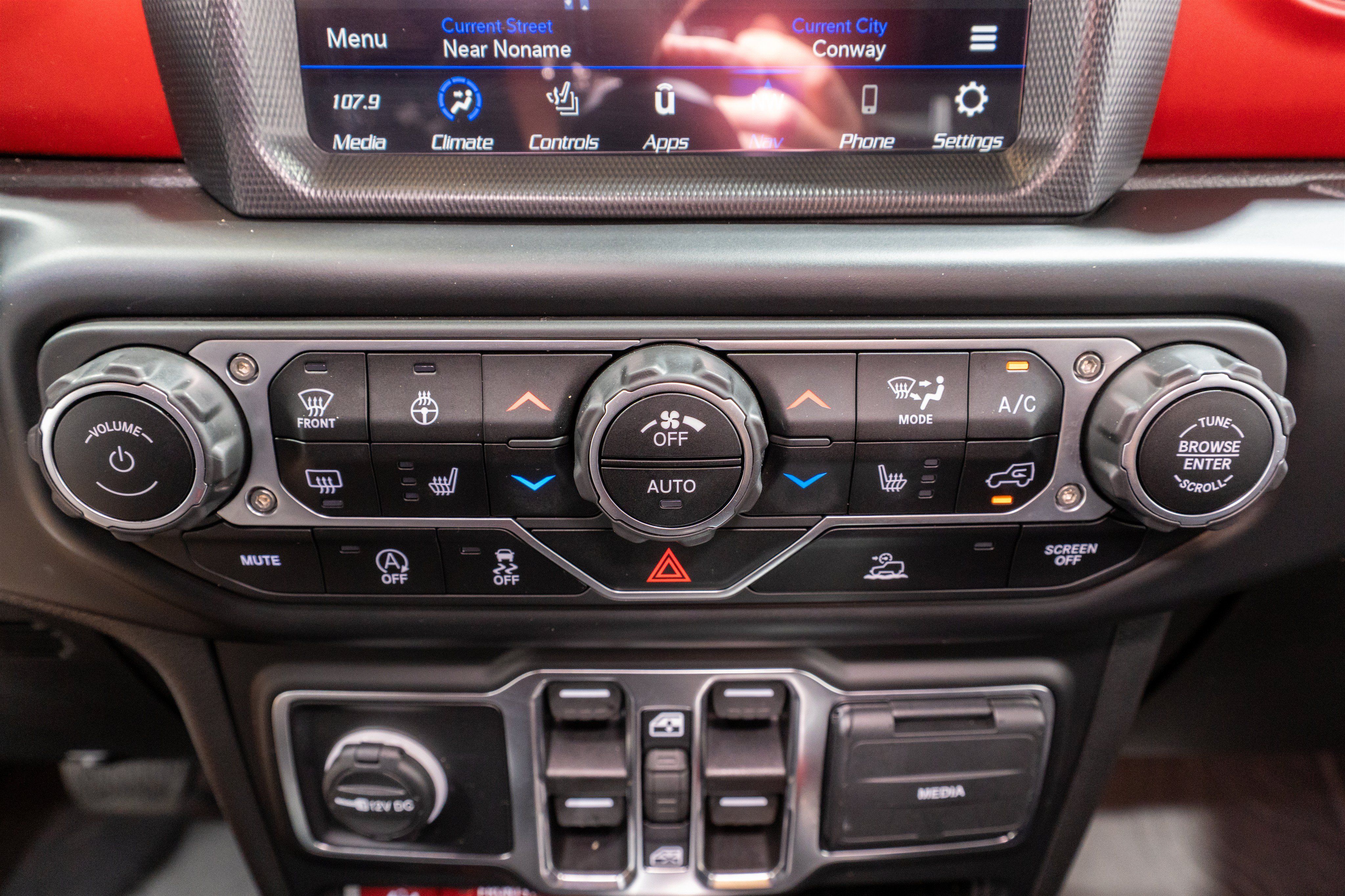 Used 2023 Jeep Gladiator Rubicon w/ Cold Weather Group AWD/4WD image 24