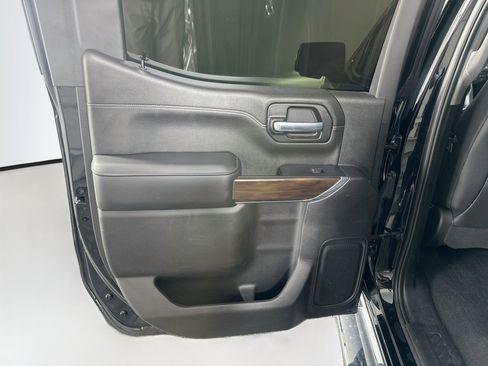 Used 2020 GMC Sierra 1500 SLT RWD image 26